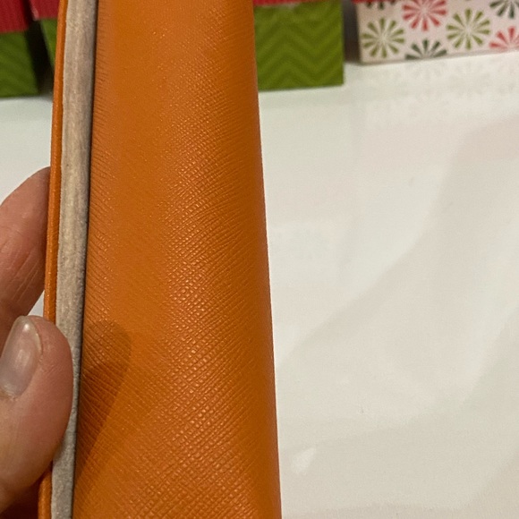 Torry Burch multi purpose case new - Picture 13 of 15